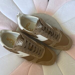 Sam Edelman Tan and White Sneakers NEVER WORN